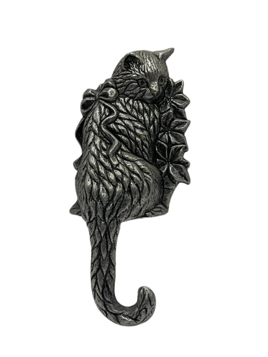 VNT Pewter Cat Shelf Sitter Stocking Holder