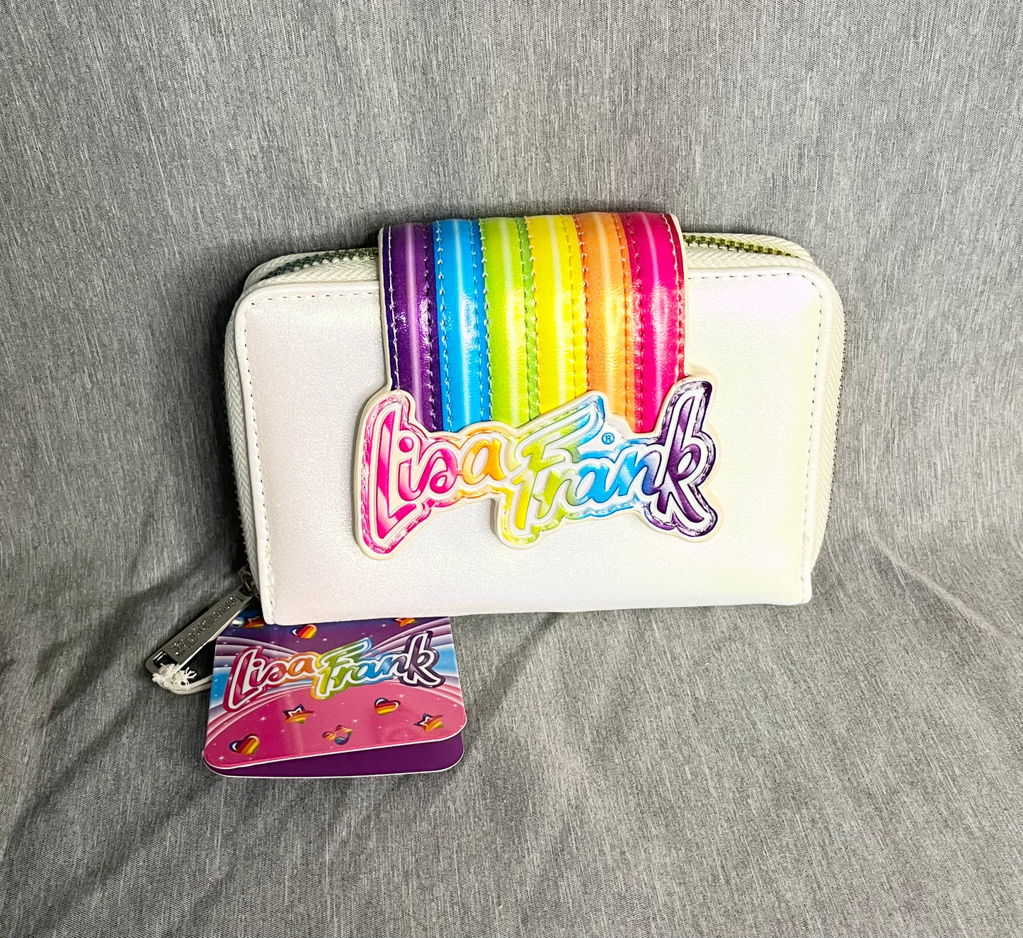 Lisa Frank Loungefly Rainbow Opalisiert ZIP Around Wallet