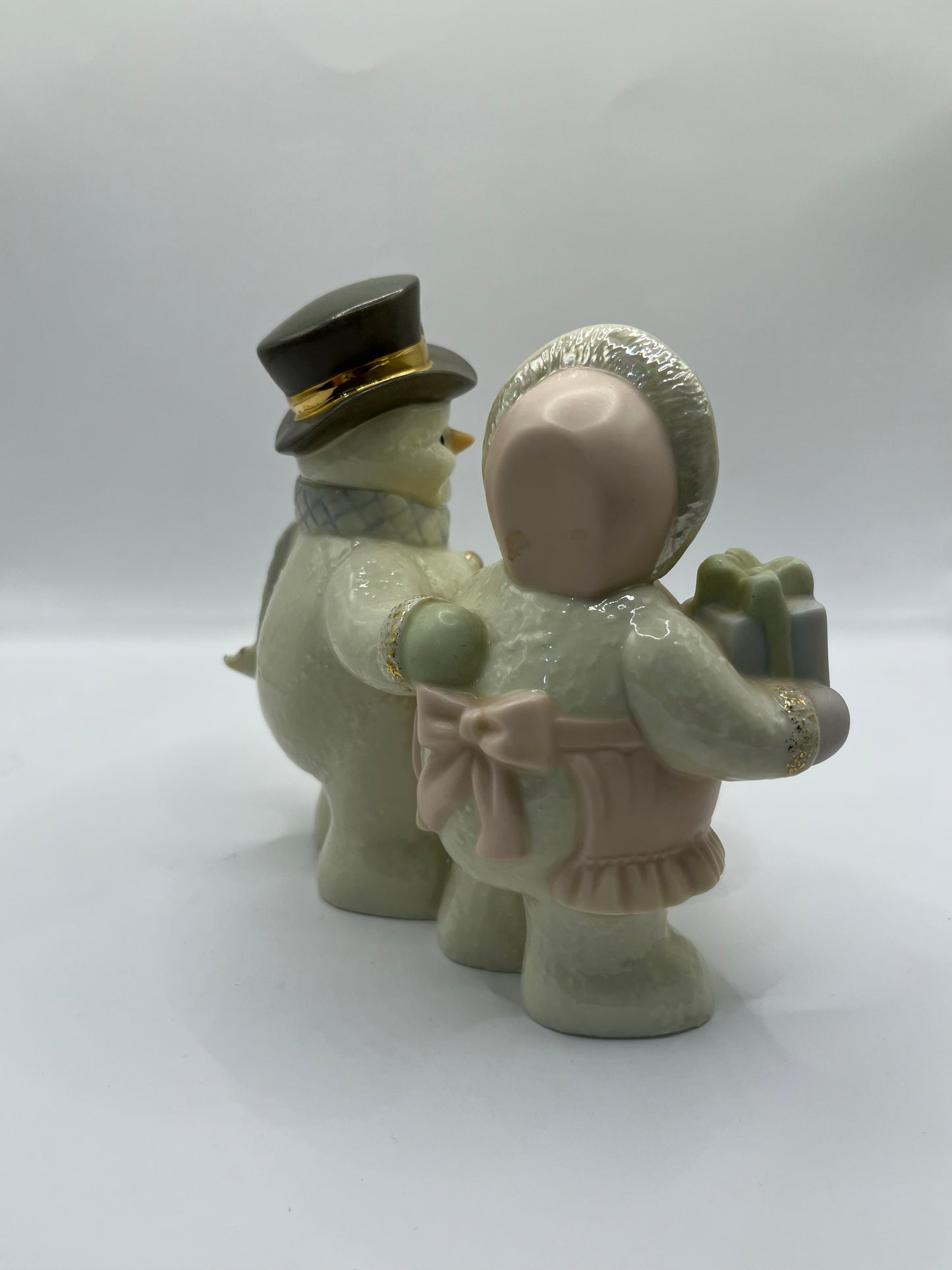 LENOX Gold Club 2001 Snow Family 24K Gold Trim