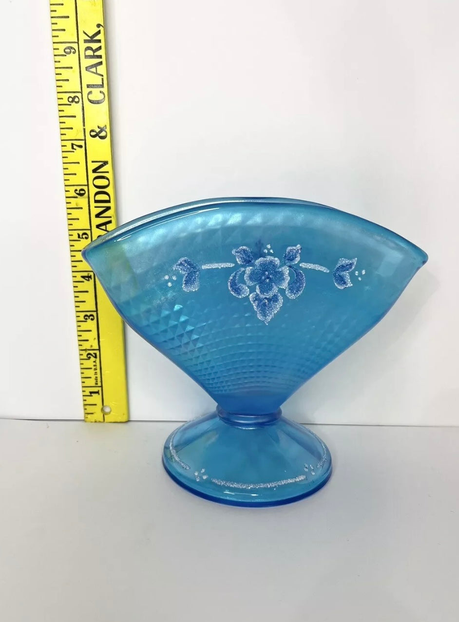 Fenton 90th Beaded Fan Vase
Diamond Pt. Optic Stretch