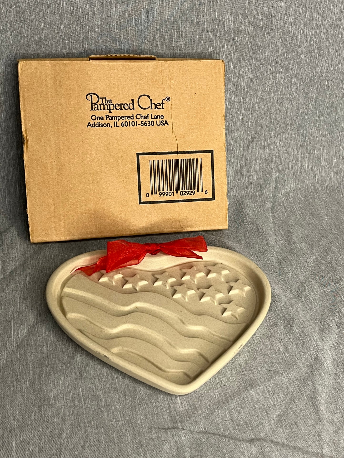 The Pampered Chef Stoneware Patriotic Heart Cookie Mold