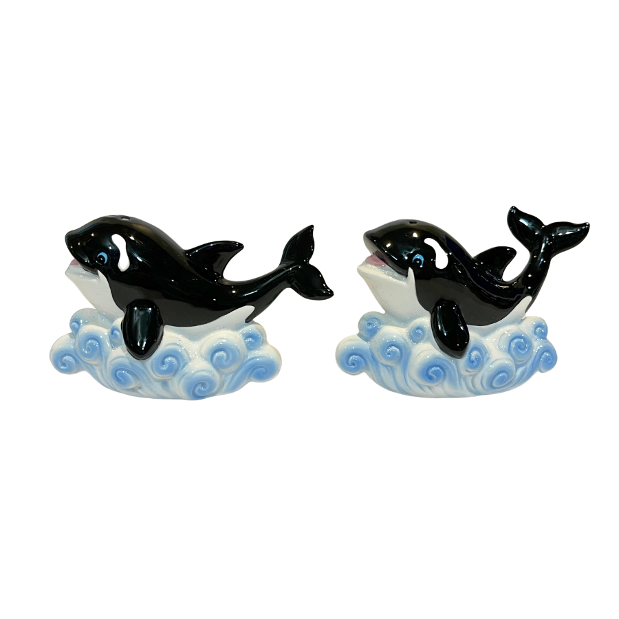 Vintage Shamu The Orca Ceramic Salt and Pepper Shakers